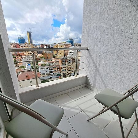 Pazari Luxury Central Apartment Tirana Esterno foto