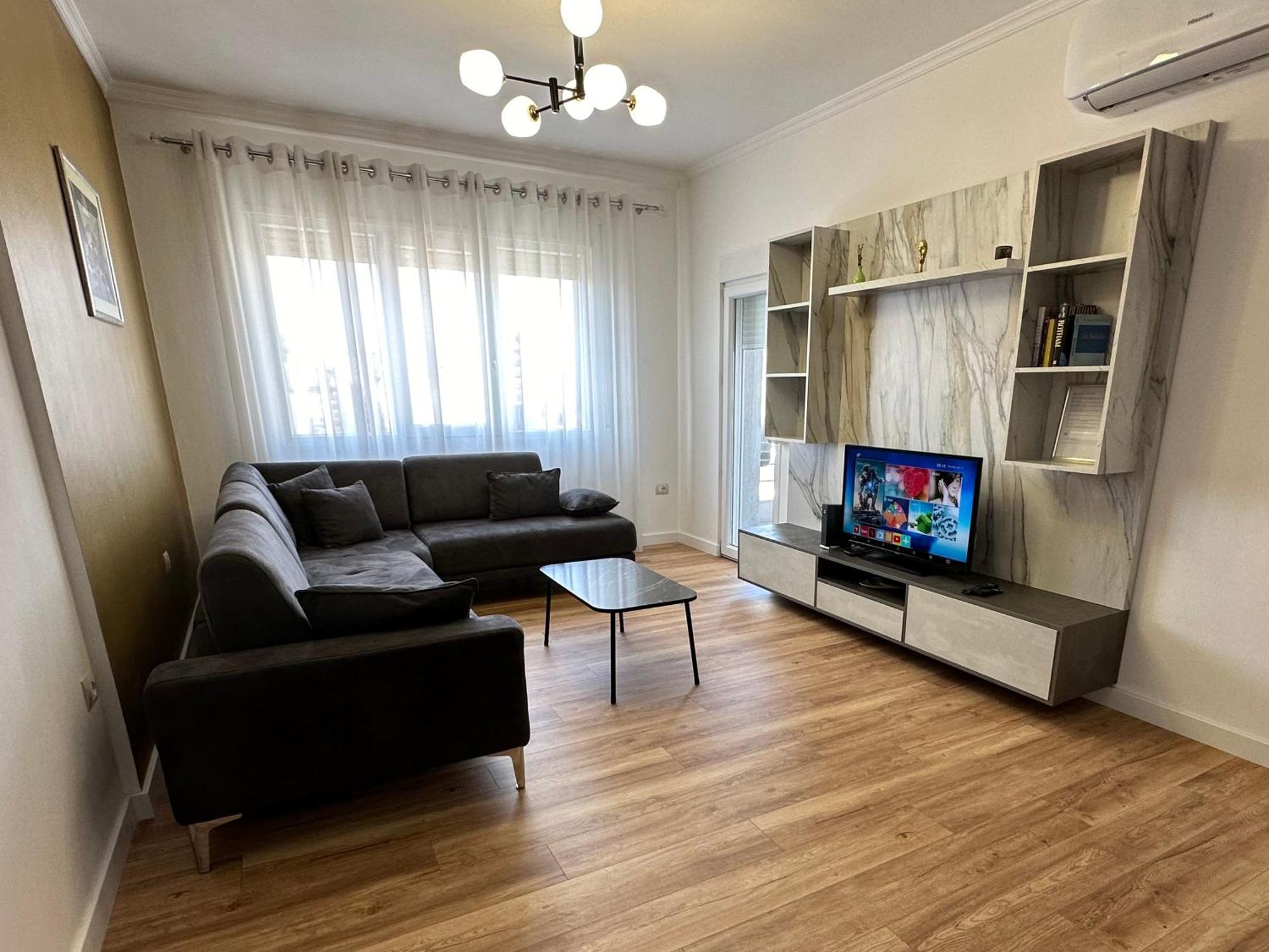 Pazari Luxury Central Apartment Tirana Esterno foto