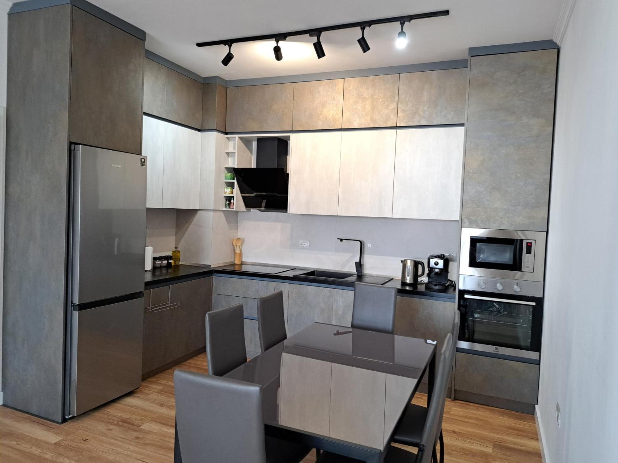 Pazari Luxury Central Apartment Tirana Esterno foto