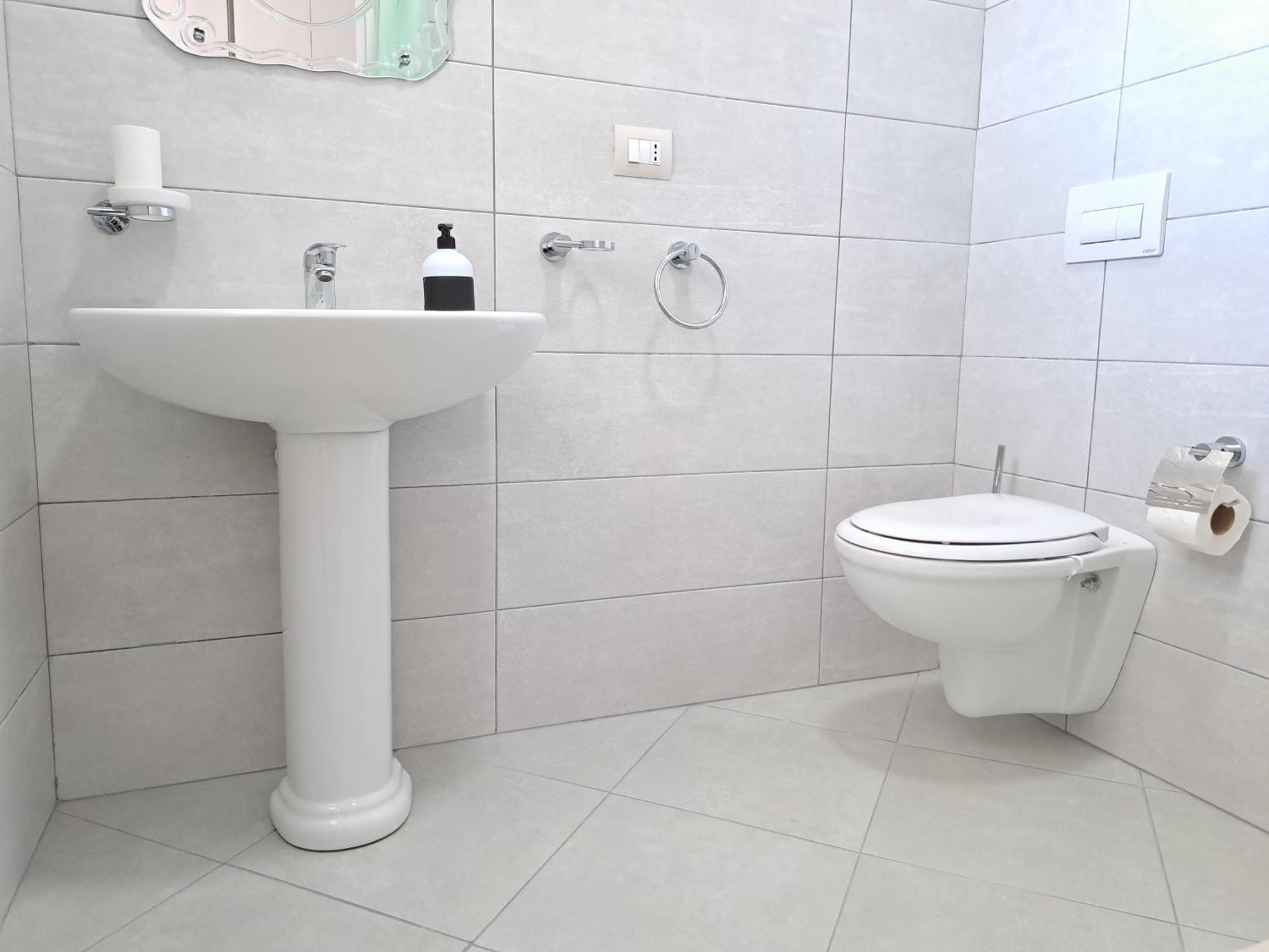 Pazari Luxury Central Apartment Tirana Esterno foto