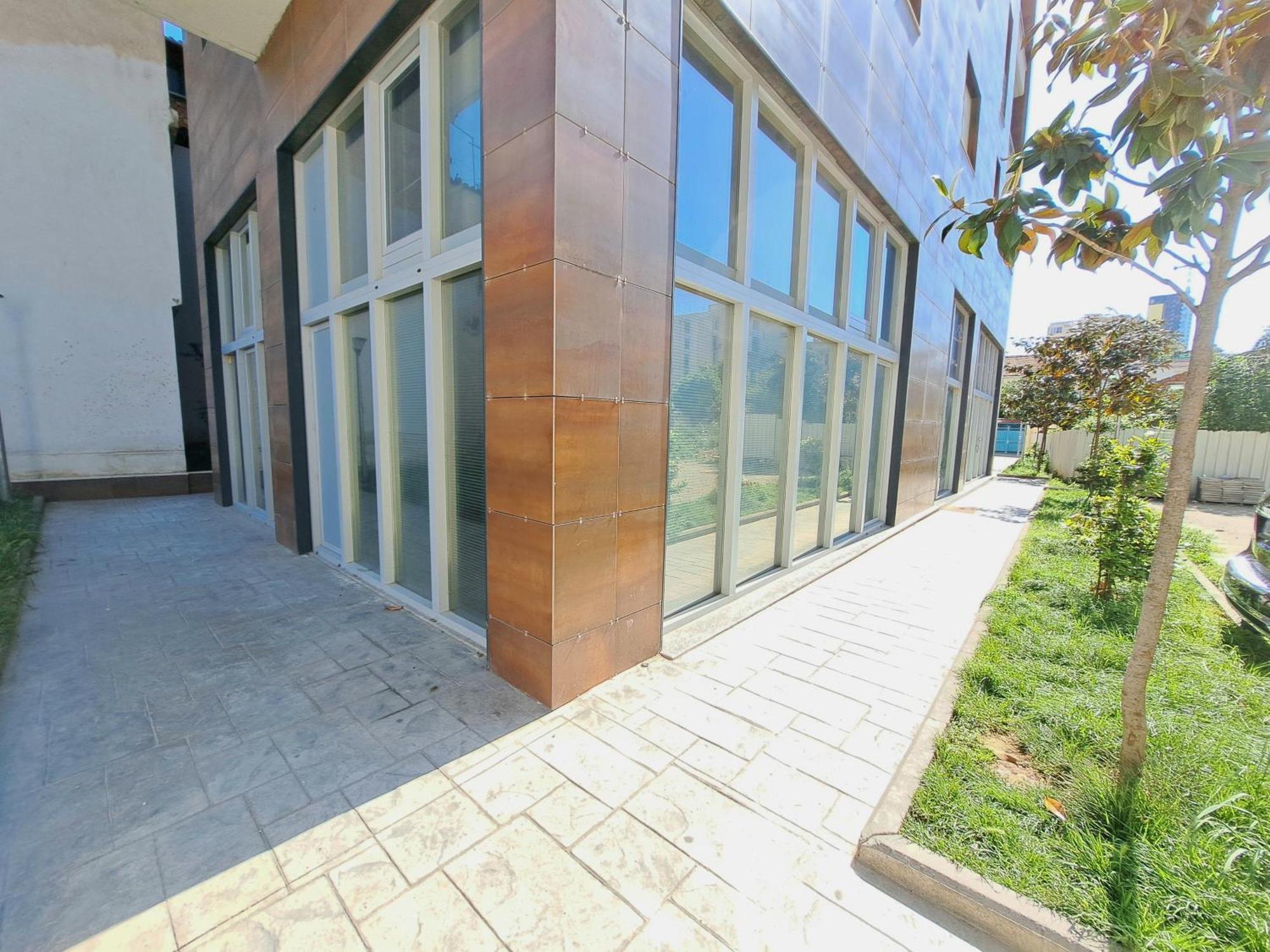 Pazari Luxury Central Apartment Tirana Esterno foto