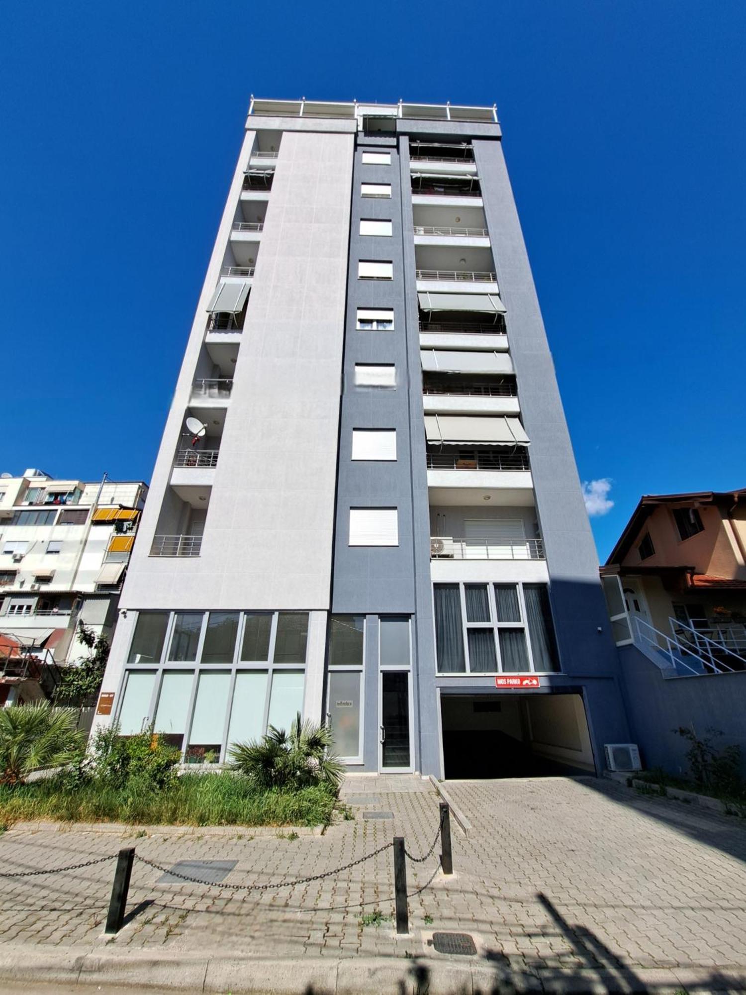 Pazari Luxury Central Apartment Tirana Esterno foto