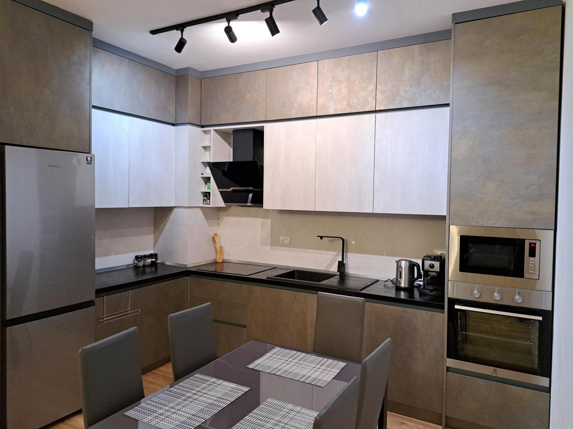 Pazari Luxury Central Apartment Tirana Esterno foto